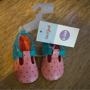 Cat and Jack New Strawberry crib walker Mary janes 0-3 months NWT
